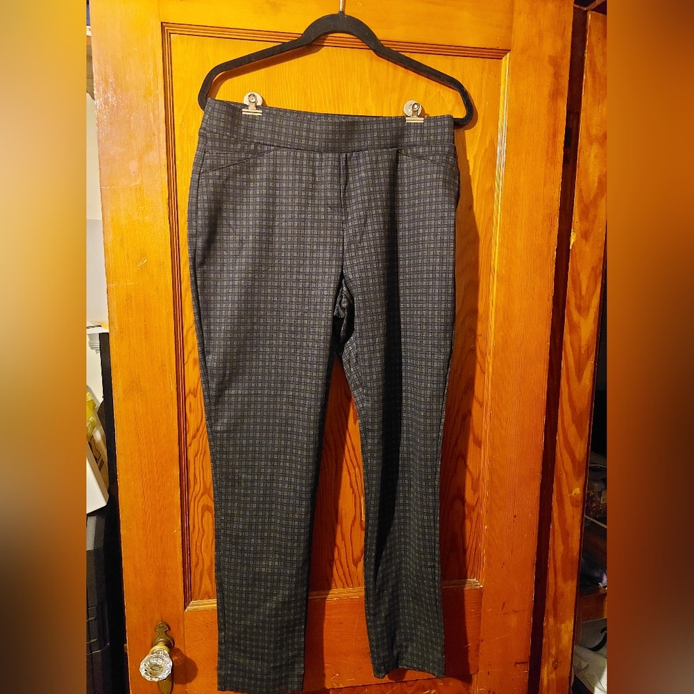 Calvin Klein, size 10, business casual pants, some stretch, beautiful